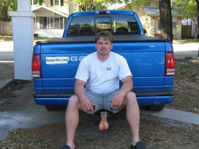 Truck nutz